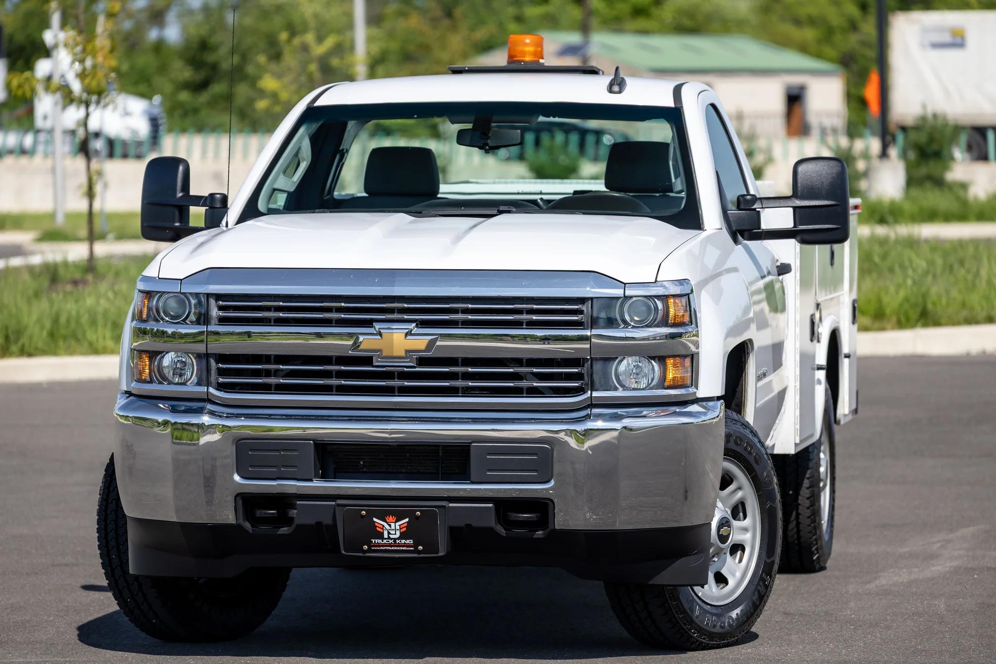 chevrolet silverado 3500 chassis cab 2017 1GB3CYCG5HZ402233 image chevrolet silverado 3500 chassis cab 2017 1GB3CYCG5HZ402233 image